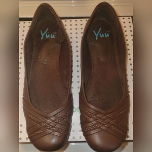 Yuu brand "Gail" slip on ballet flats 8M NEW